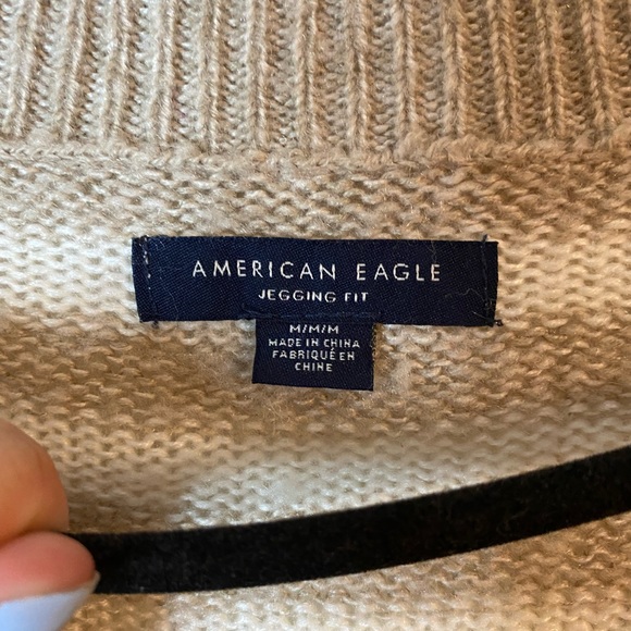 American Eagle Sweater Tan Cream Stripe Fuzzy Soft V-Neck Size Medium - Picture 3 of 9